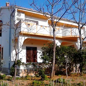 https://apartments-kresimir-pag.hotelinzadar.com